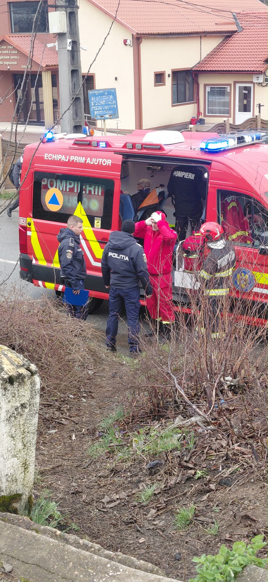 Femeie salvată în ultimul moment de la o tragedie în Petroșani