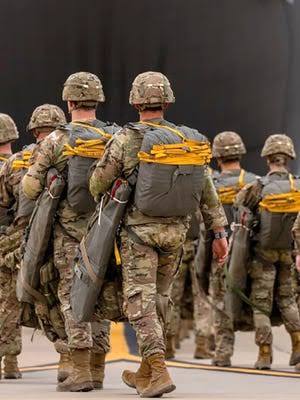 USS Tripoli a sosit în Orientul Mijlociu cu 3.500 de militari americani