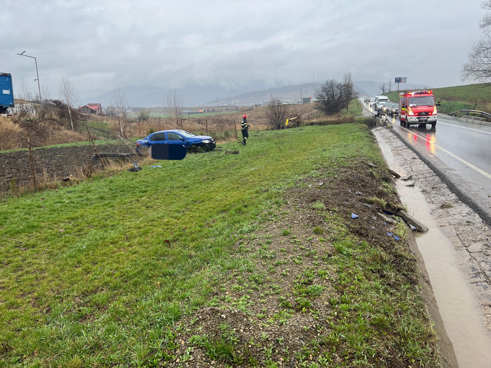 Accident pe DN 15 D: un șofer în vârstă de 60 de ani, la spital
