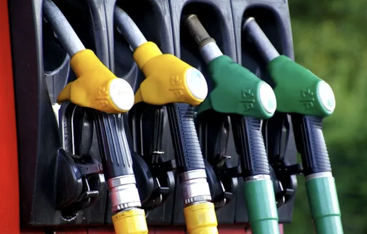 Românii, nemulțumiți de gestionarea crizei prețurilor la carburanți