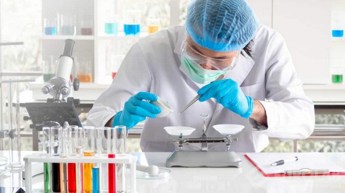 Studiu nou despre impactul PFAS asupra dezvoltării oaselor la adolescenți