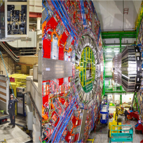 Marea reușită a CERN: Antimateria transportată cu succes