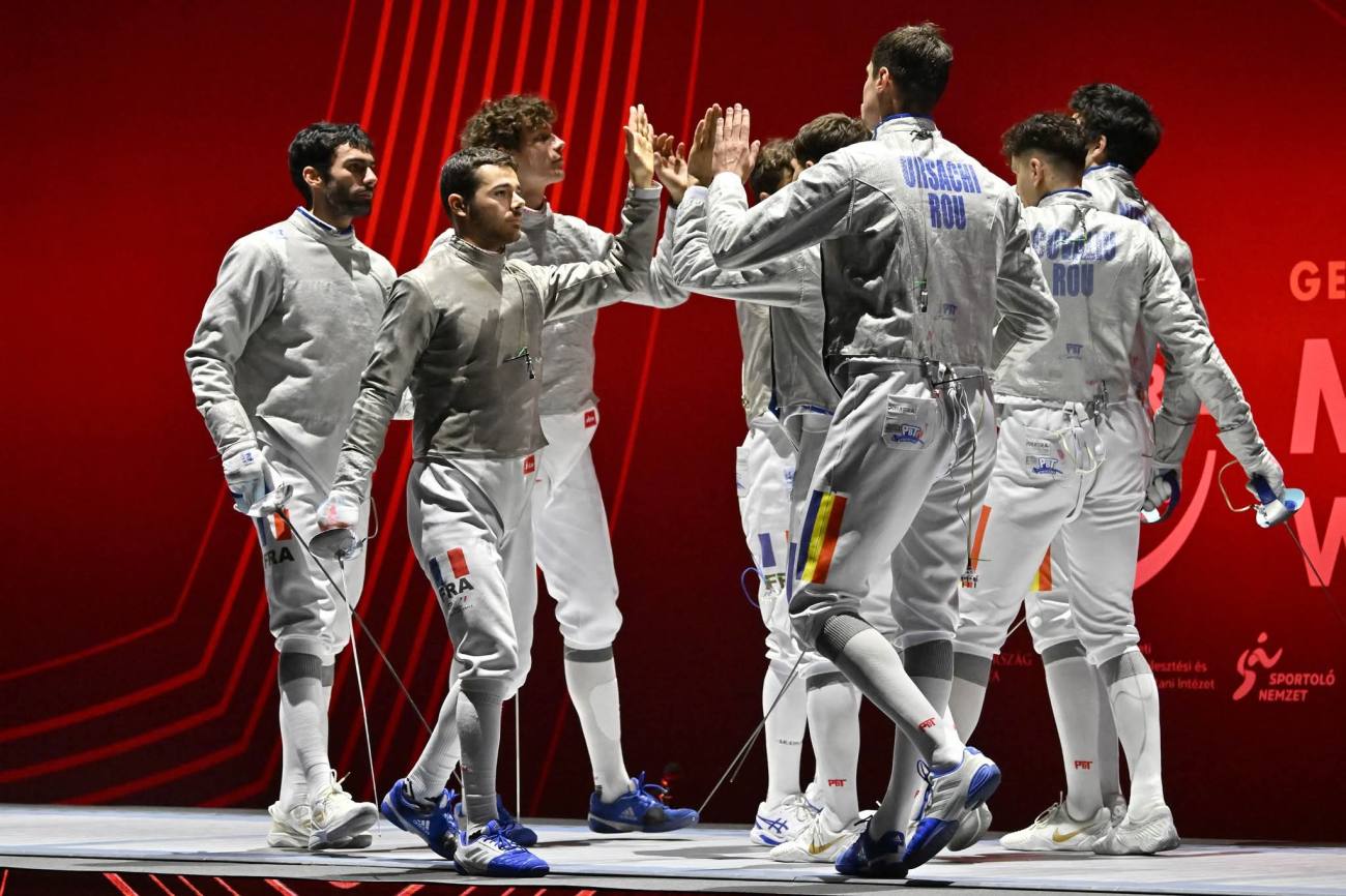 Echipa României câștigă medalie de argint la Cupa Mondială la sabie masculin