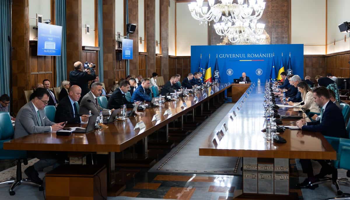 Guvernul va decide luni reducerea prețurilor la carburanți