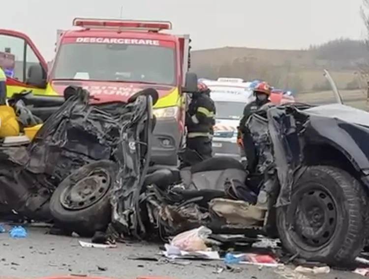 Tragedie pe DN1F: Cinci persoane și-au pierdut viața în accident