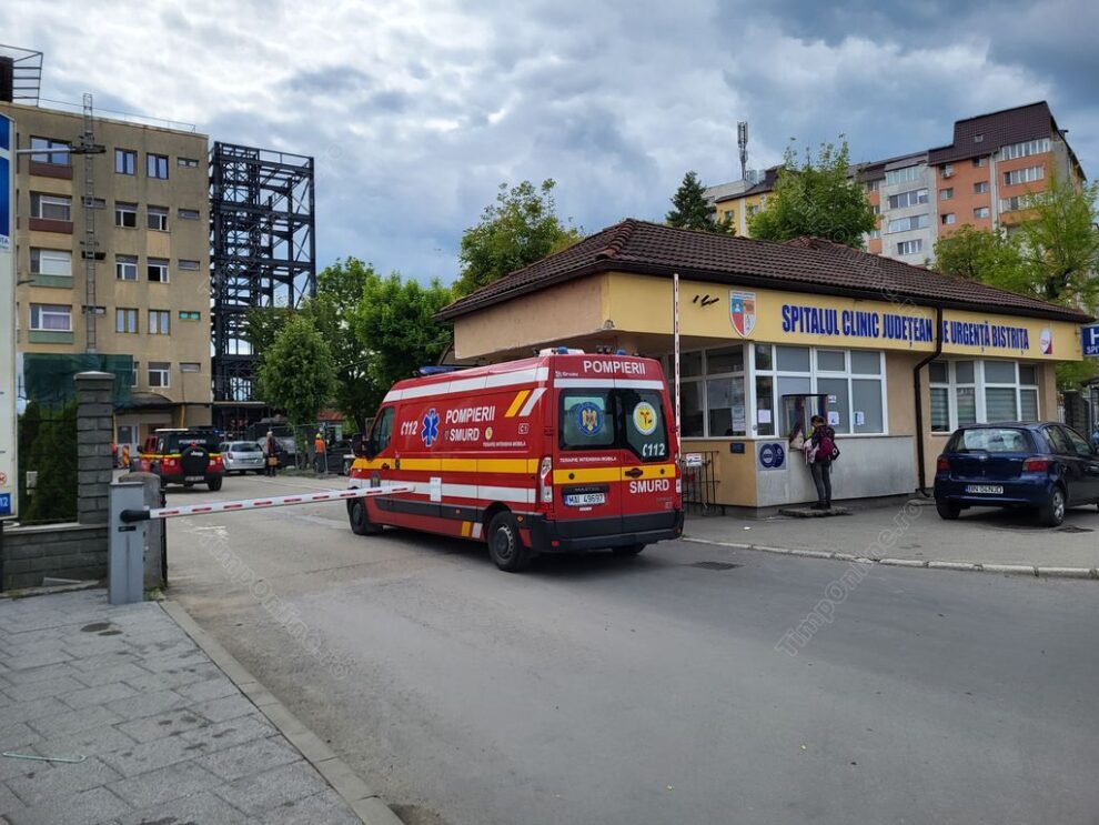 Accident grav în Târlișua: Minora a căzut dintr-un autocar în mișcare