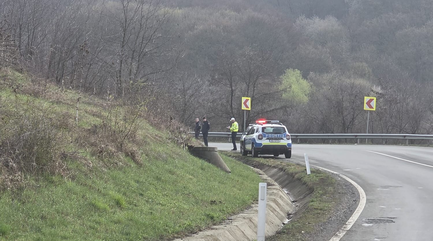 O elevă din Târlișua a căzut din autocar în drum spre Brașov