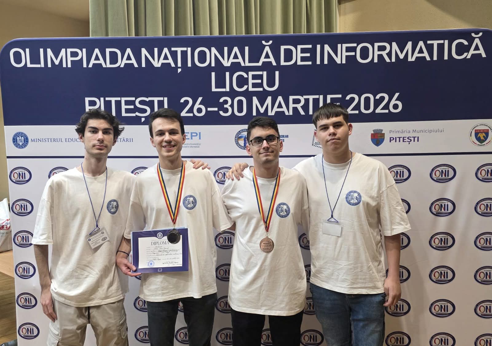Elevii din Târgu Jiu strălucesc la Olimpiada Națională de Informatică