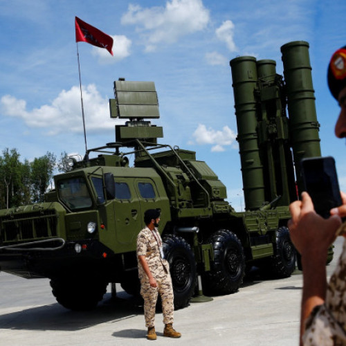 Ucraina lansează atacuri coordonate asupra infrastructurii militare ruse în Crimeea