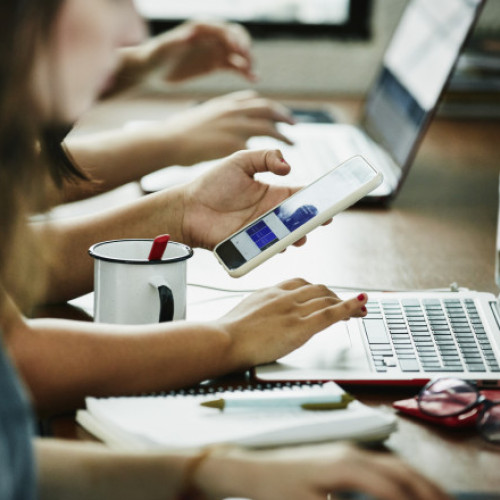 Guvernul introduce noi reglementări pentru transparența salarială în România