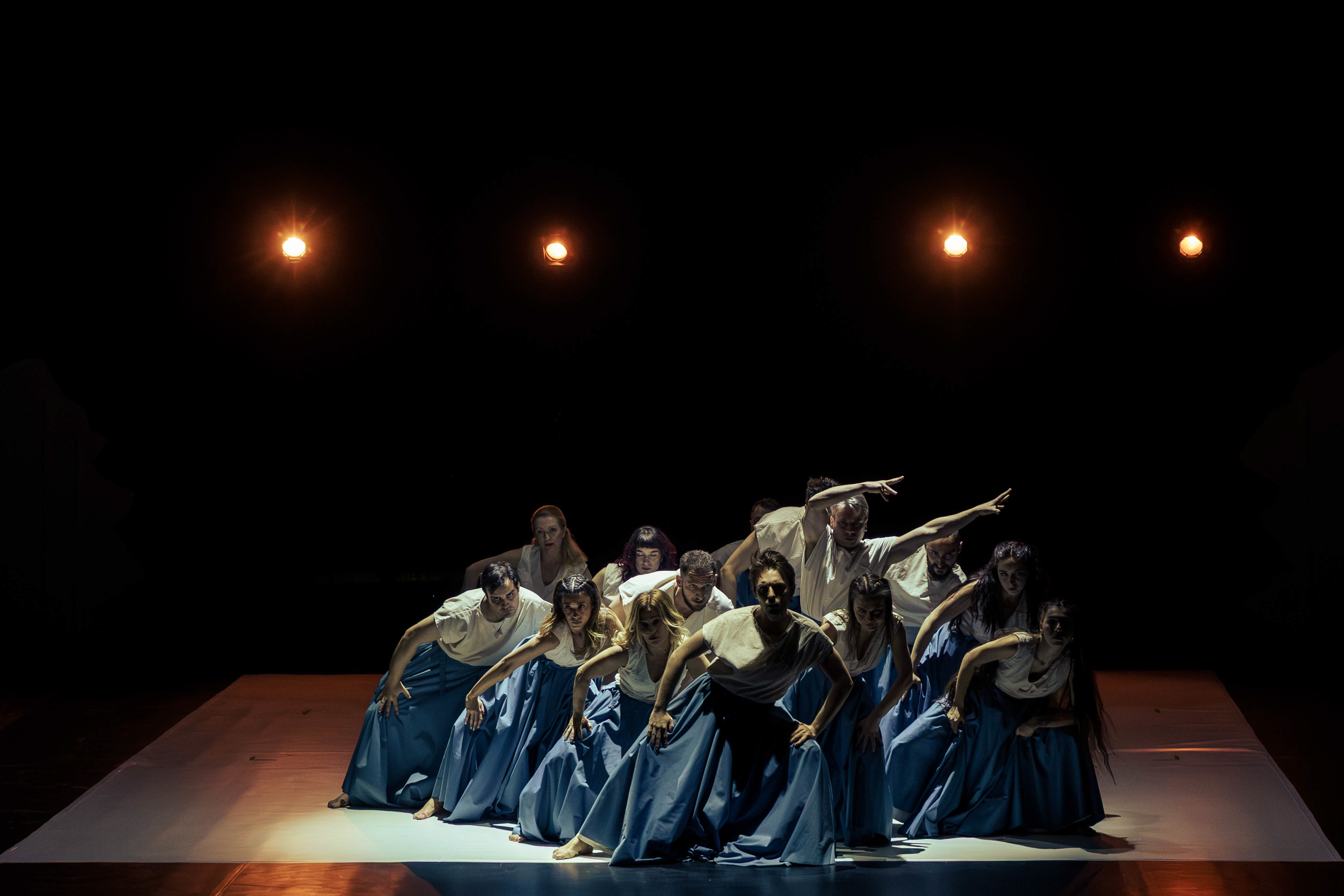 Teatrul Gulliver prezintă „Zmeie, Basme și Fantasme” – un spectacol captivant pentru adolescenți și adulți