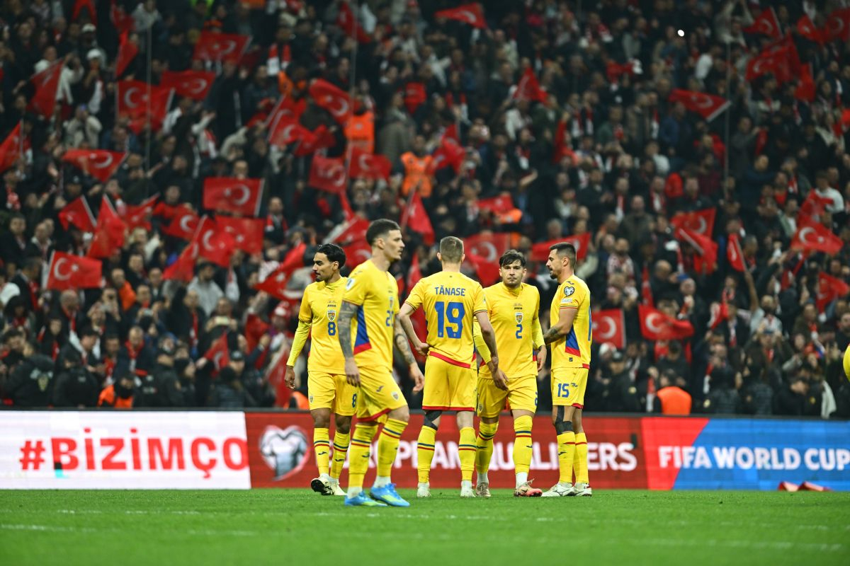 România se pregătește pentru un meci amical cu Slovacia, fără Lucescu pe bancă