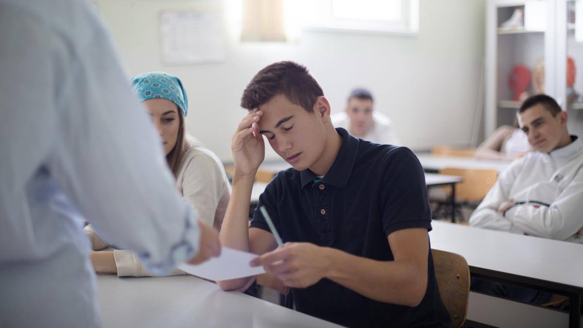 Evoluția rezultatelor simulării Evaluării Naționale pentru clasa a VIII-a în Dâmbovița