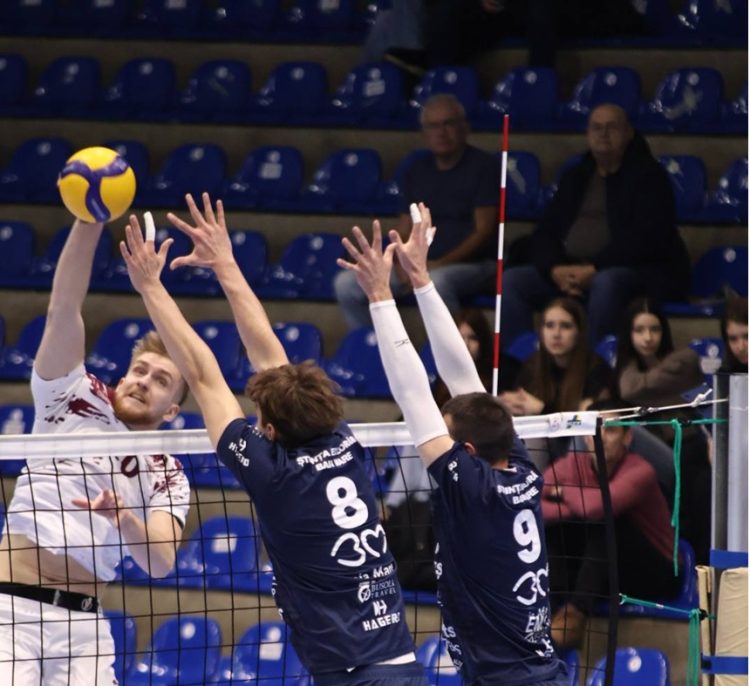 Știința Explorări luptă pentru supraviețuire în Play-Out-ul Diviziei A1