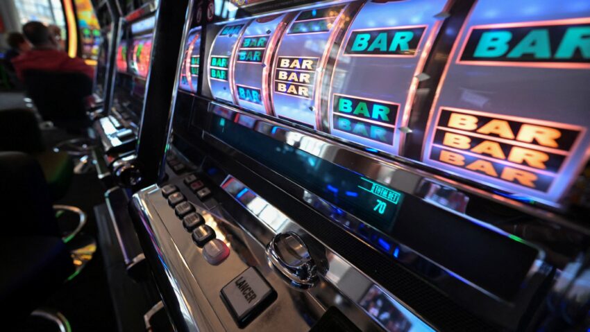 Consiliul local din Săcele interzice jocurile de noroc, exceptând loto