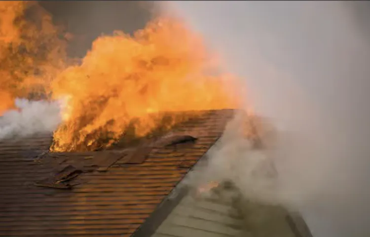 Incendiu la o cabană din Băișoara, pompierii intervin prompt