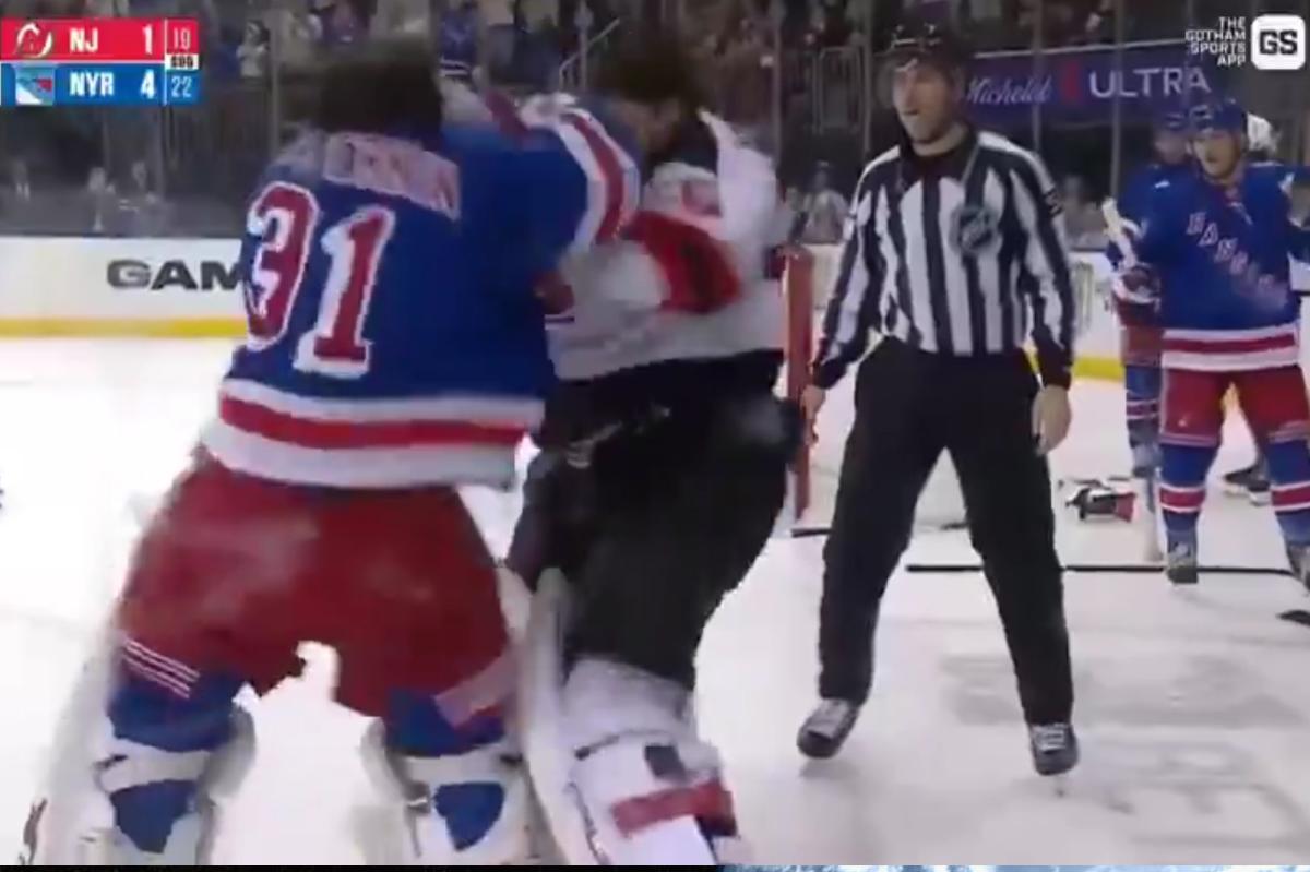 Rangers’ Igor Shesterkin gets into heated goalie fight with Devils’ Jacob Markstrom - New York Post