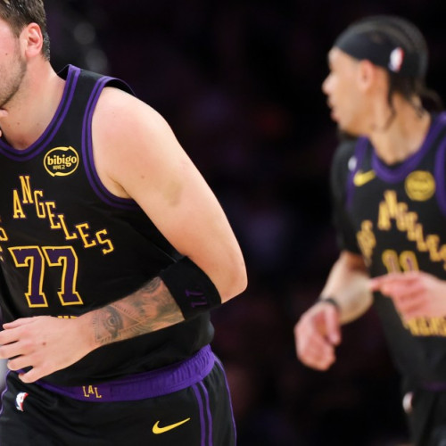 Lakers obțin o victorie impresionantă împotriva Cavs, cu un final dominator