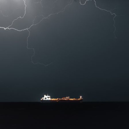 Trump sugerează abandonarea Strâmtorii Ormuz în fața crizei energetice globale