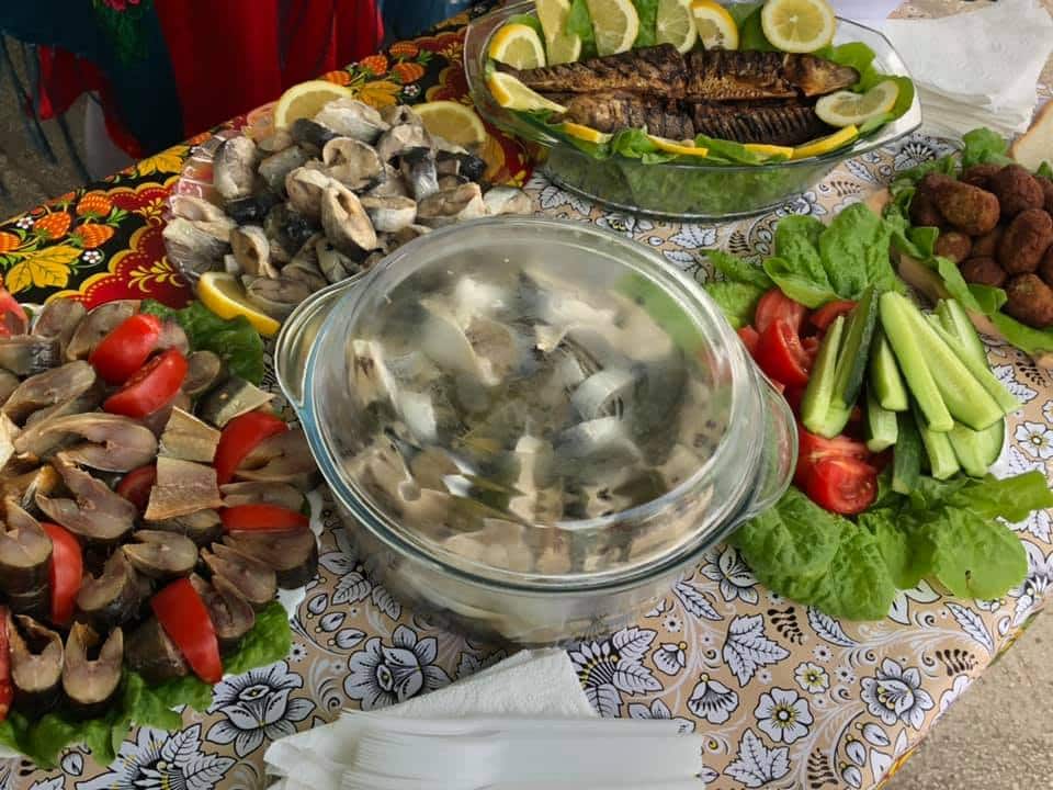 Interzis la pescuitul scrumbiei pe Dunăre, dar festivaluri de tradiție vin în ajutor