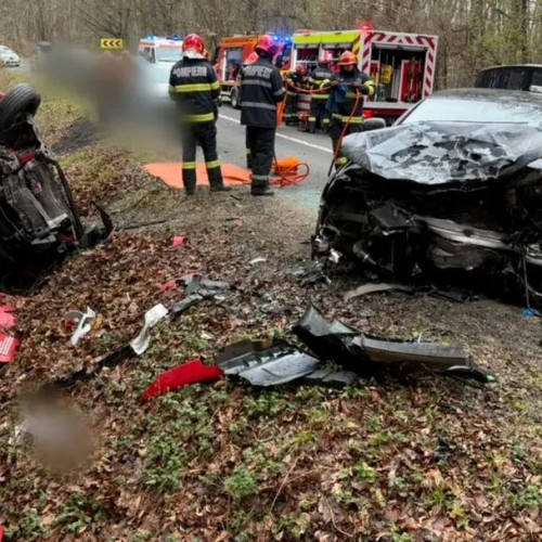 Accident grav între Făget și Sălicea, trei persoane în stare critică