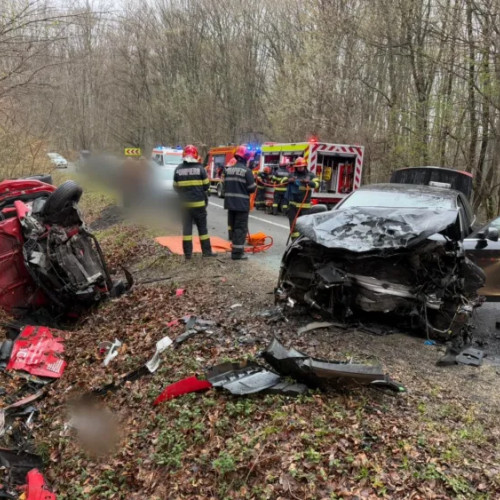 Accident grav între Făget și Sălicea: trei victime încarcerate