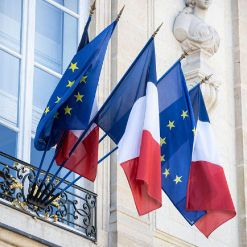 Primarii din Franța înlocuiesc steagurile UE cu cele naționale