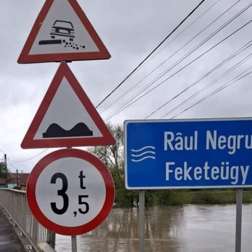 Cotele apelor din Covasna cresc, dar nu există pericol de inundații