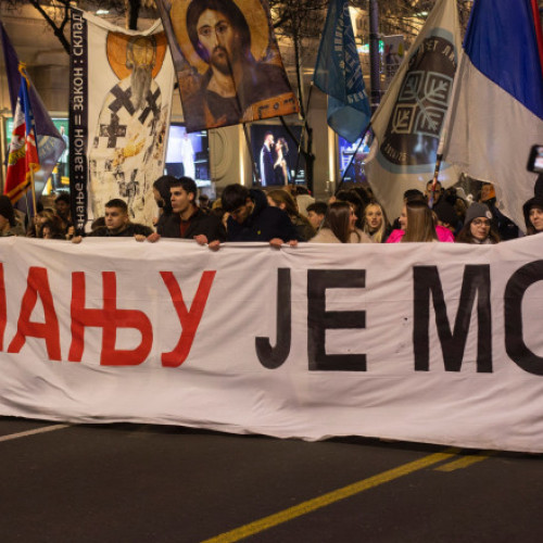 Proteste studențești la Belgrad, ciocniri cu poliția din cauza perchezițiilor