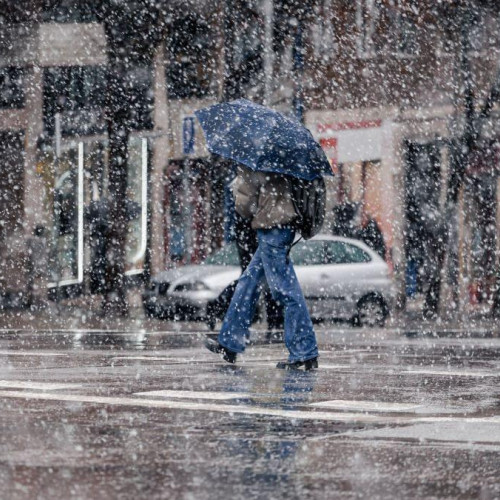 Vreme instabilă: Vânt puternic și ploi în majoritatea regiunilor