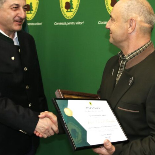Aurel Frandeș, pădurar din Luduș, onorat pentru salvarea a două minore