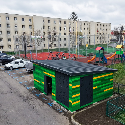 Locuitorii cartierului Florilor primesc un nou garaj pentru biciclete