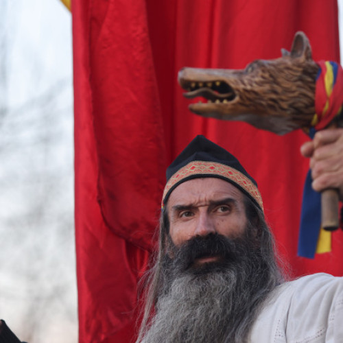 Poliția Capitalei efectuează percheziții în cazuri de extremism online