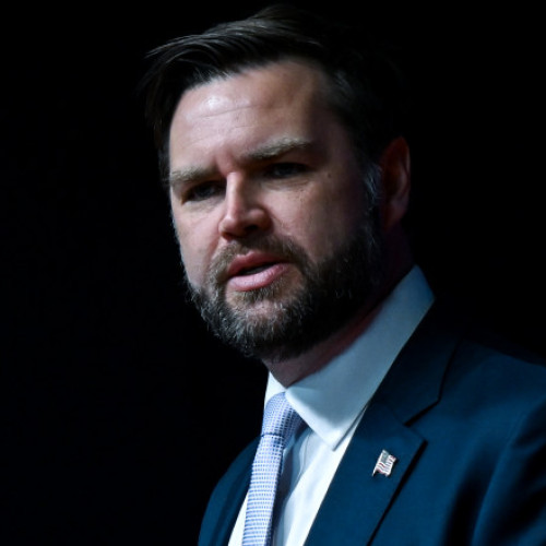 JD Vance discută cu intermediari pakistanezi pentru a media conflictul cu Iranul