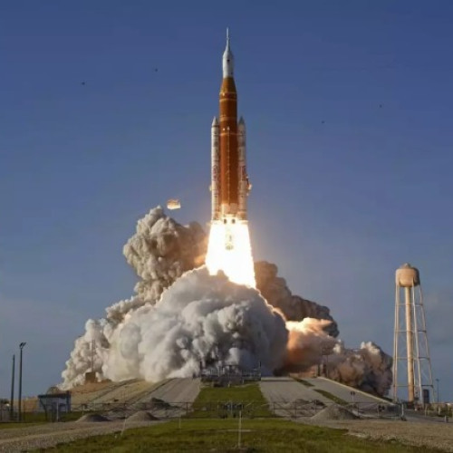 Astronauții NASA decolează spre Lună în misiunea istorică Artemis II