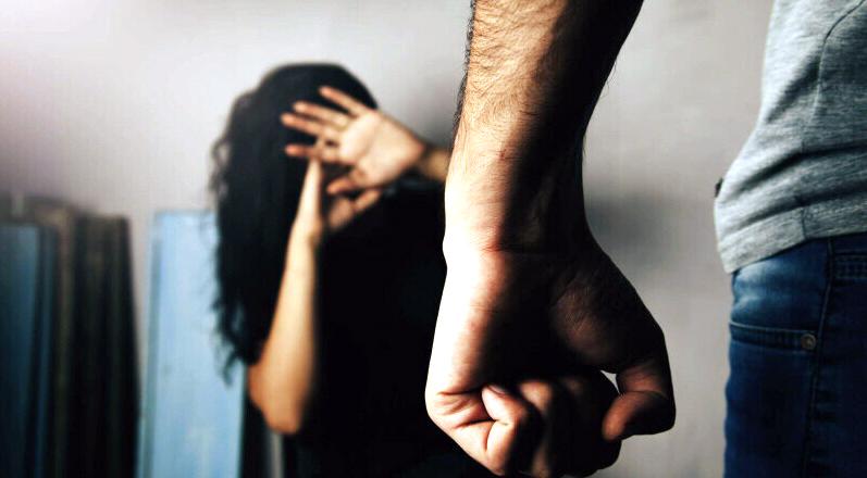 Violență în familie în Petrila: Femeie agresată de soț