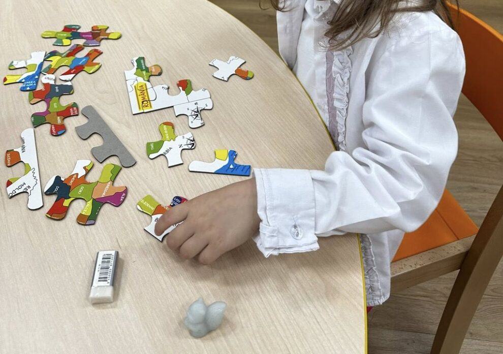 Evacuare preventivă a unei școli din cauza unui scurtcircuit electric