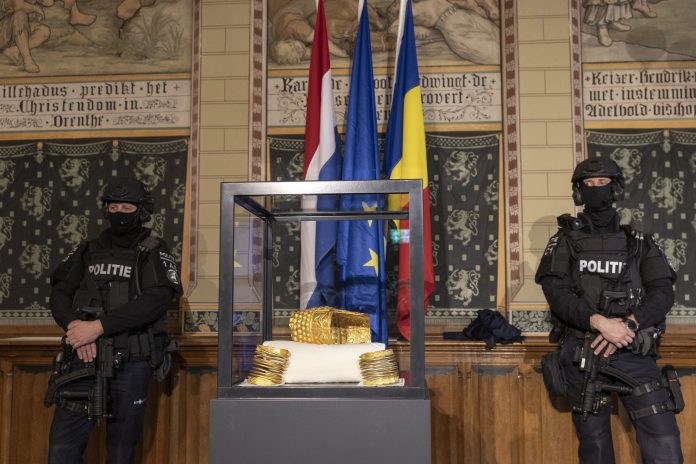 Coiful de la Coțofenești și brățările dacice, returnate României