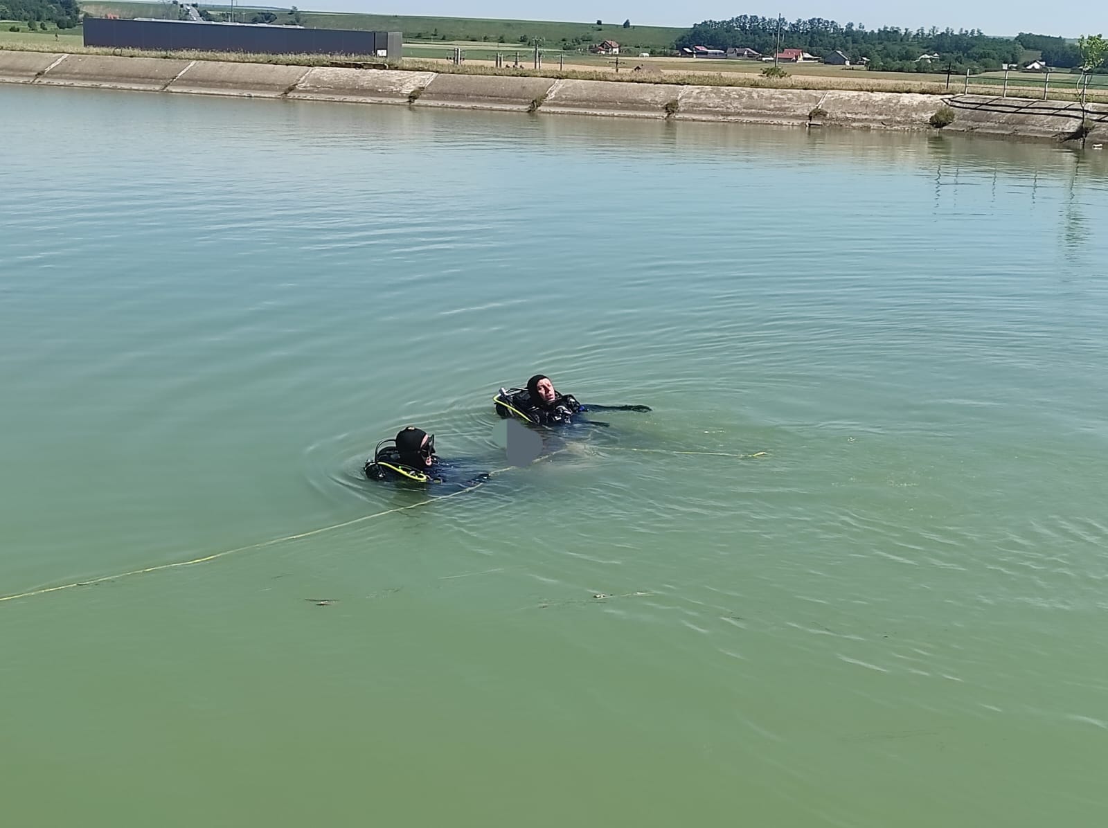 Cadavrul unui bărbat descoperit în canalul râului Bistrița