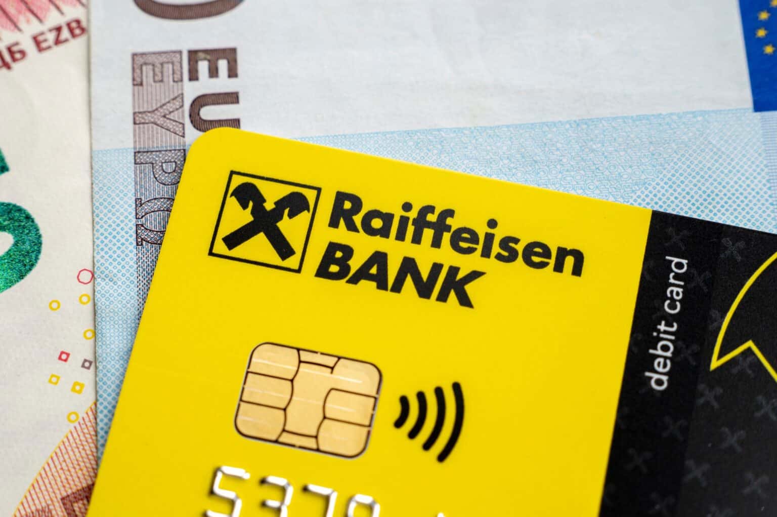 Condamnat la 7 ani și 6 luni pentru clonarea paginii de Facebook a băncii