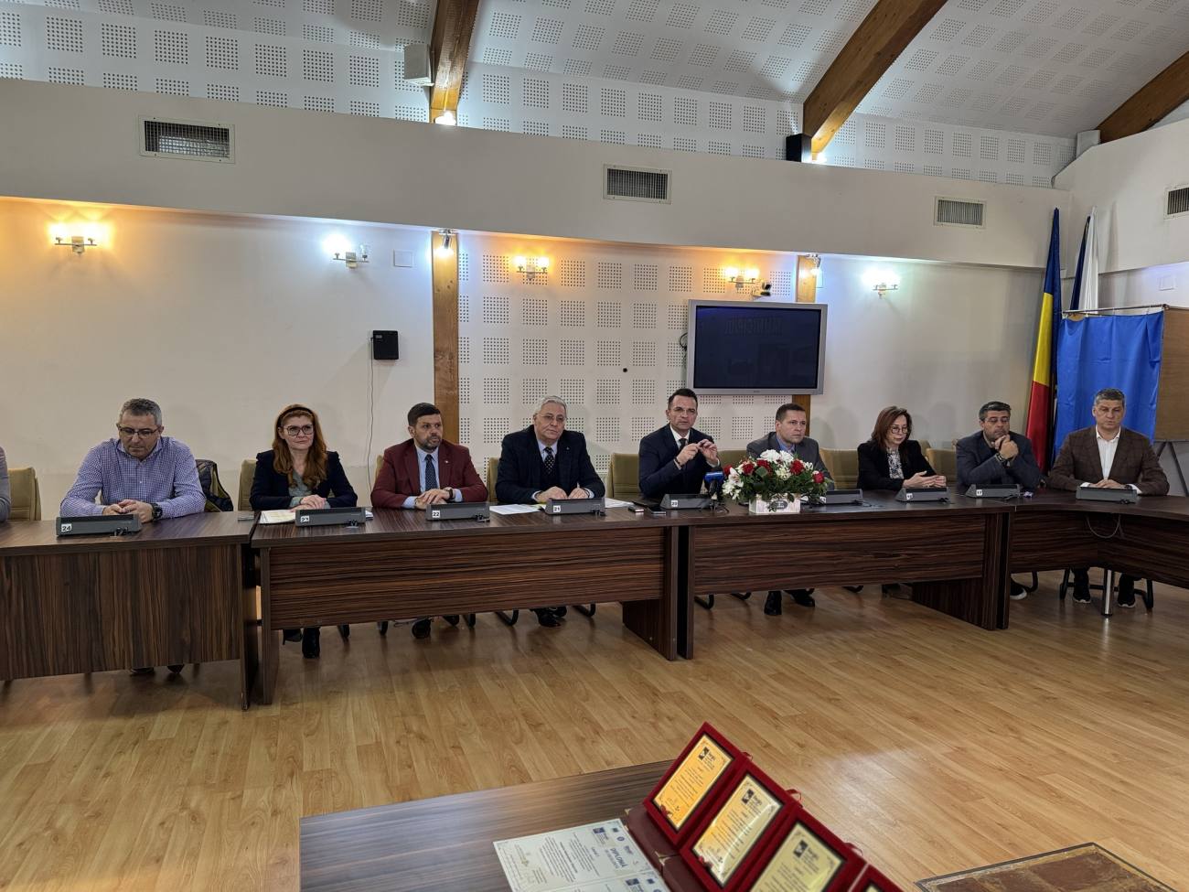 Dâmbovița semnează contracte de 323,8 milioane lei pentru dezvoltare locală