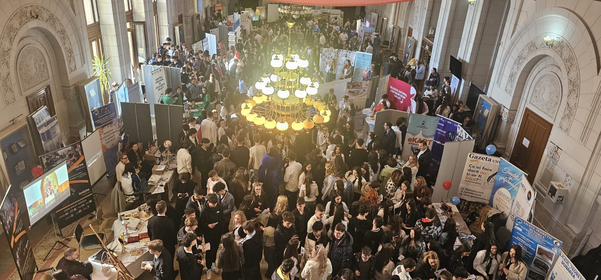 Entuziasmul tinerilor la Târgul „Cariera 2026” din Galați