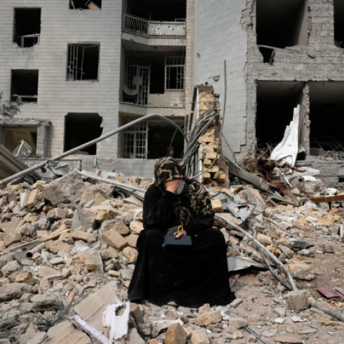 „Nu ne permitem nici măcar alimentele de bază”. Disperare și presiuni economice la o lună de război: mărturiile unor iranieni