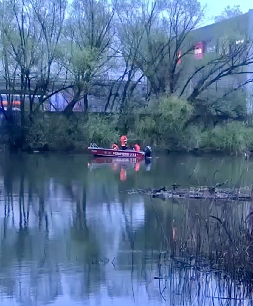 Căutări în Pitești după o persoană căzută în apă