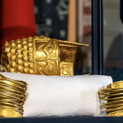 Coiful de aur dacic și brățările furate au fost recuperate în Olanda