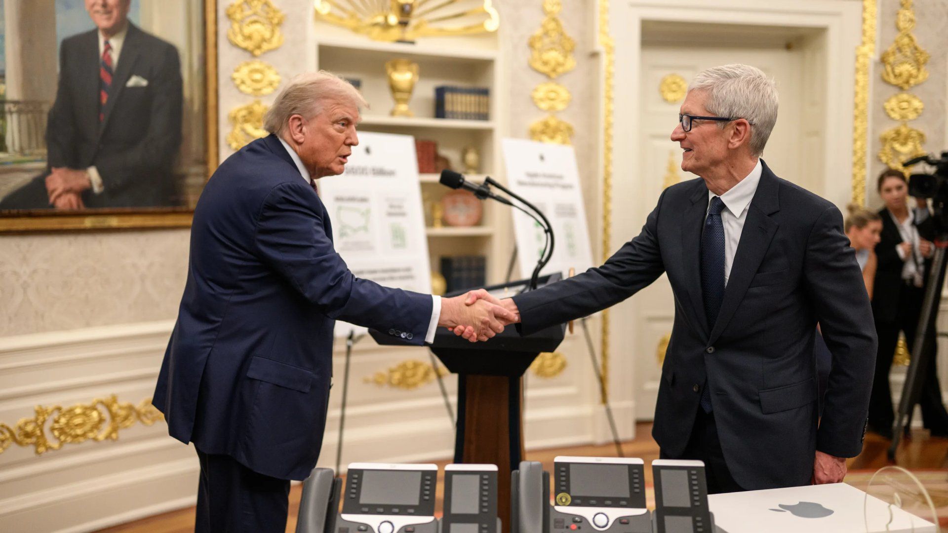 Tim Cook, CEO Apple, explică relația sa cu Trump