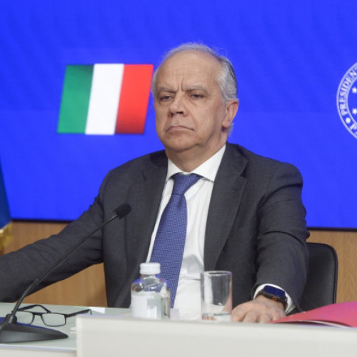 Relația dintre Claudia Conte și ministrul de interne Matteo Piantedosi stârnește controverse în Italia