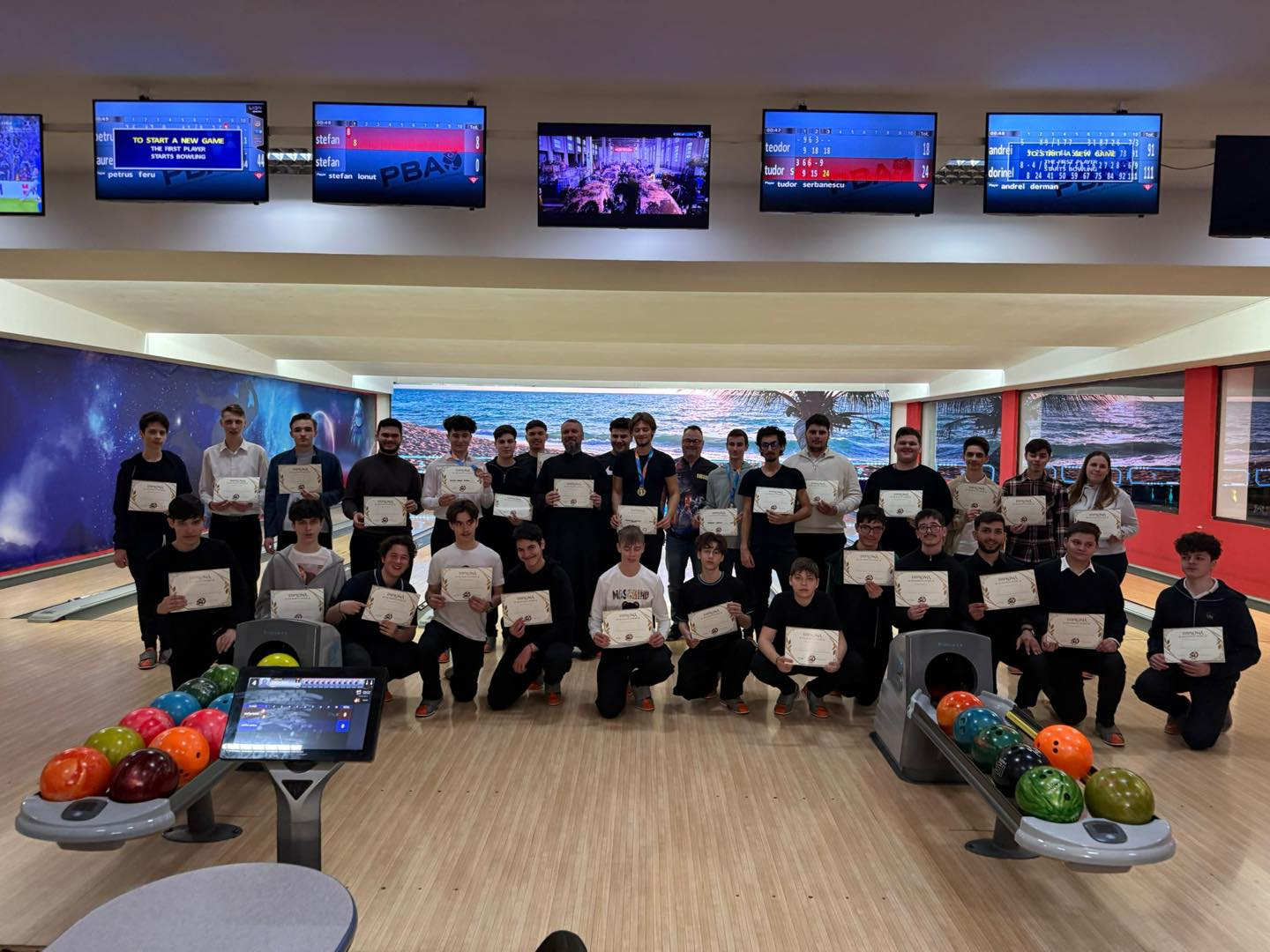 Elevii Seminarului Teologic din Galați s-au distrat la un eveniment de bowling