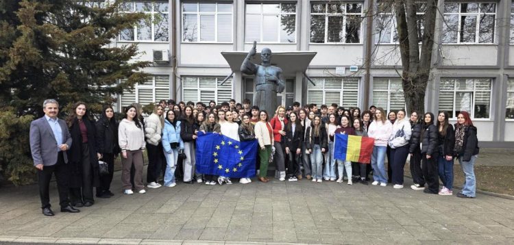 Proiect educațional dedicat chimiei verzi reunește elevi la Baia Mare