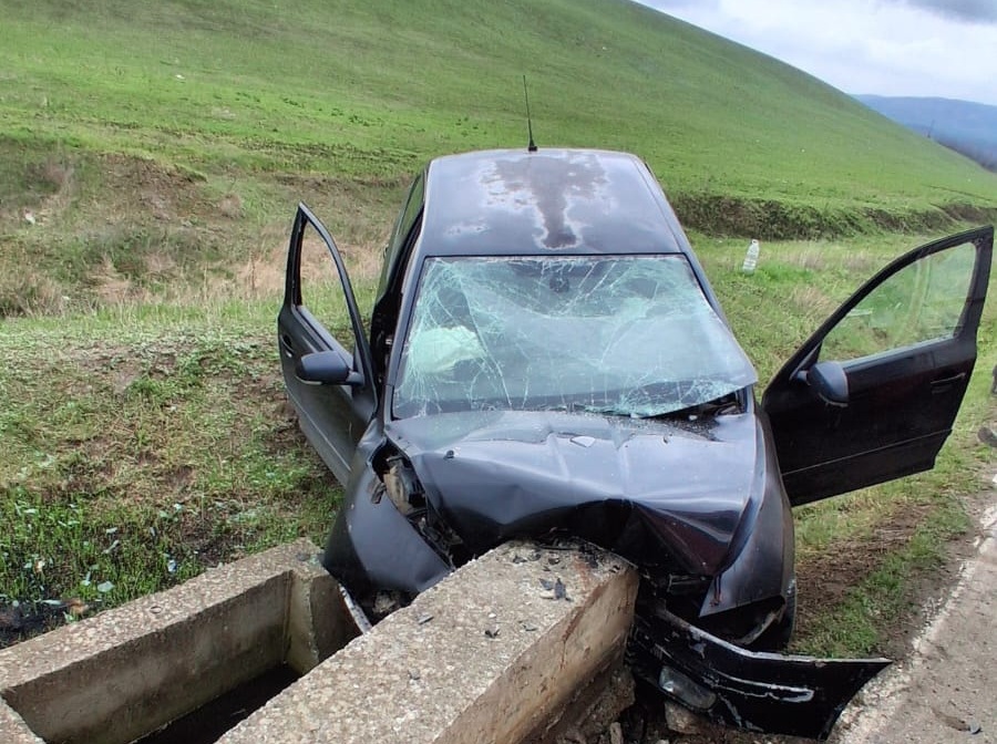 Accident grav pe DN 2F: un șofer a murit, fiica sa a fost rănită